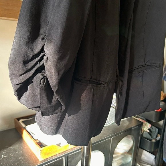 Torrid Deluxe Stretch Ruched Sleeved Blazer (Plus Size) - Picture 6 of 10